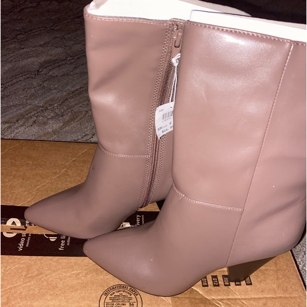 Beige boots -calf -